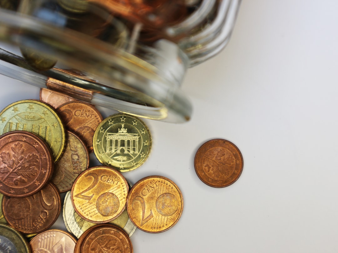 gold-and-silver-round-coins-pizasx6mfo8